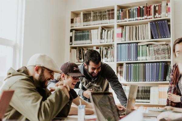 Des entreprises adaptées embauchent au moins 80% d'individus handicapés